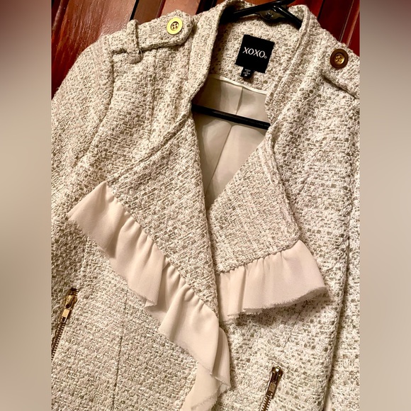 EUC elegant white women’s moto jacket with ruffles size M - Picture 6 of 16
